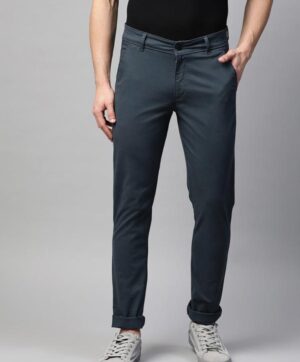 Men Navy Blue Slim Fit Solid Combed Cotton Chinos