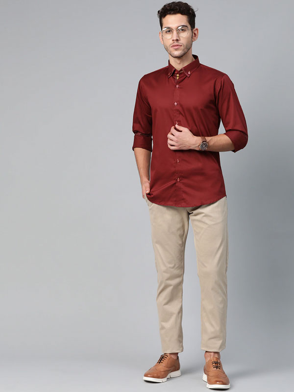 Men Maroon Slim Fit Solid Smart Casual Shirt – ManQ
