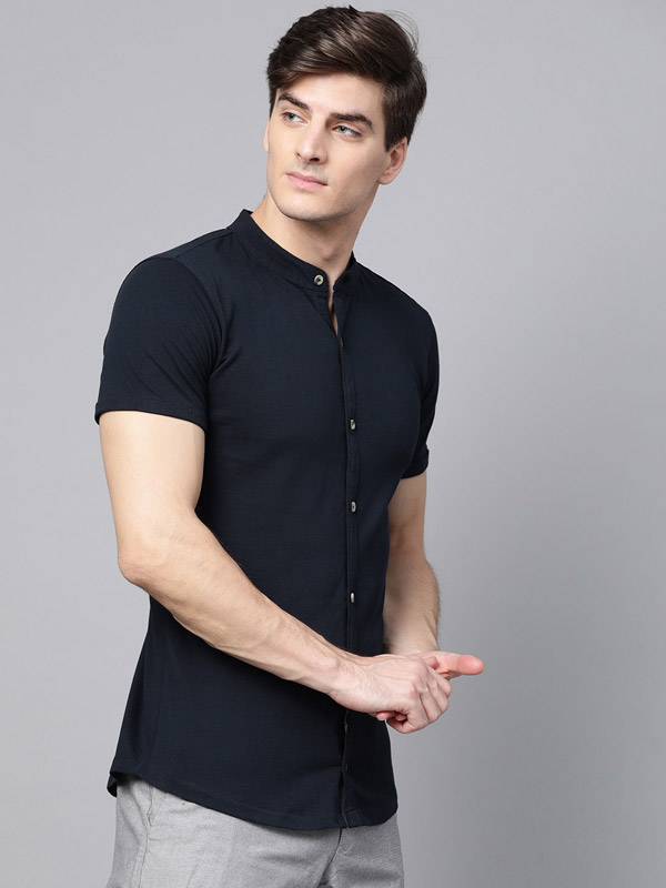 Men Navy Blue Slim Fit Solid Knitted Casual Shirt - ManQ